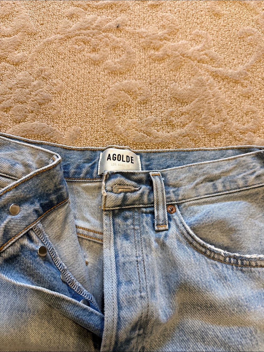 AGOLDE Light Wash Parker High-Rise Denim Shorts - Picture 3 of 3